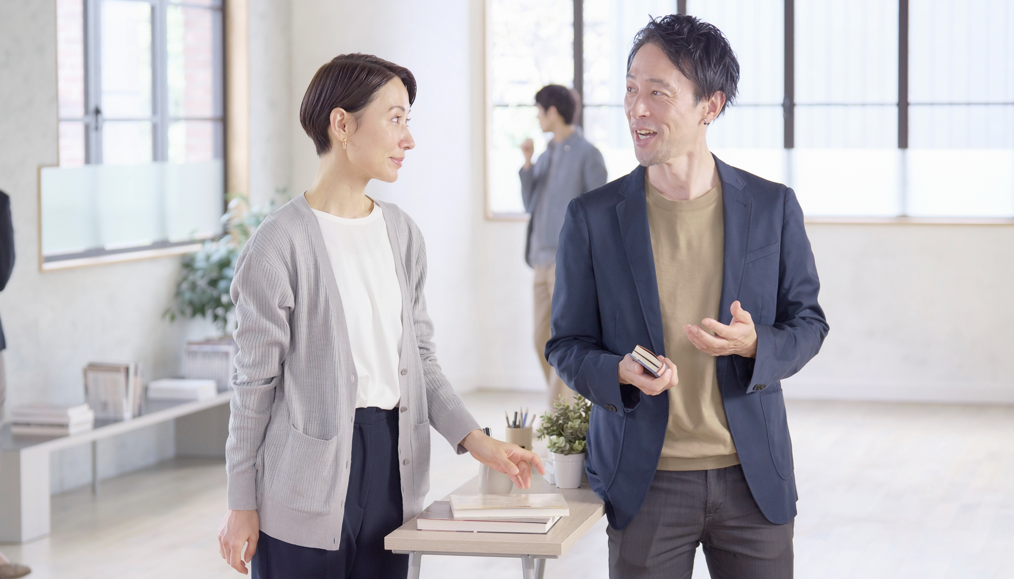 相手の言葉から一つだけ聞きたいことを選び、自然に会話を深める場面
