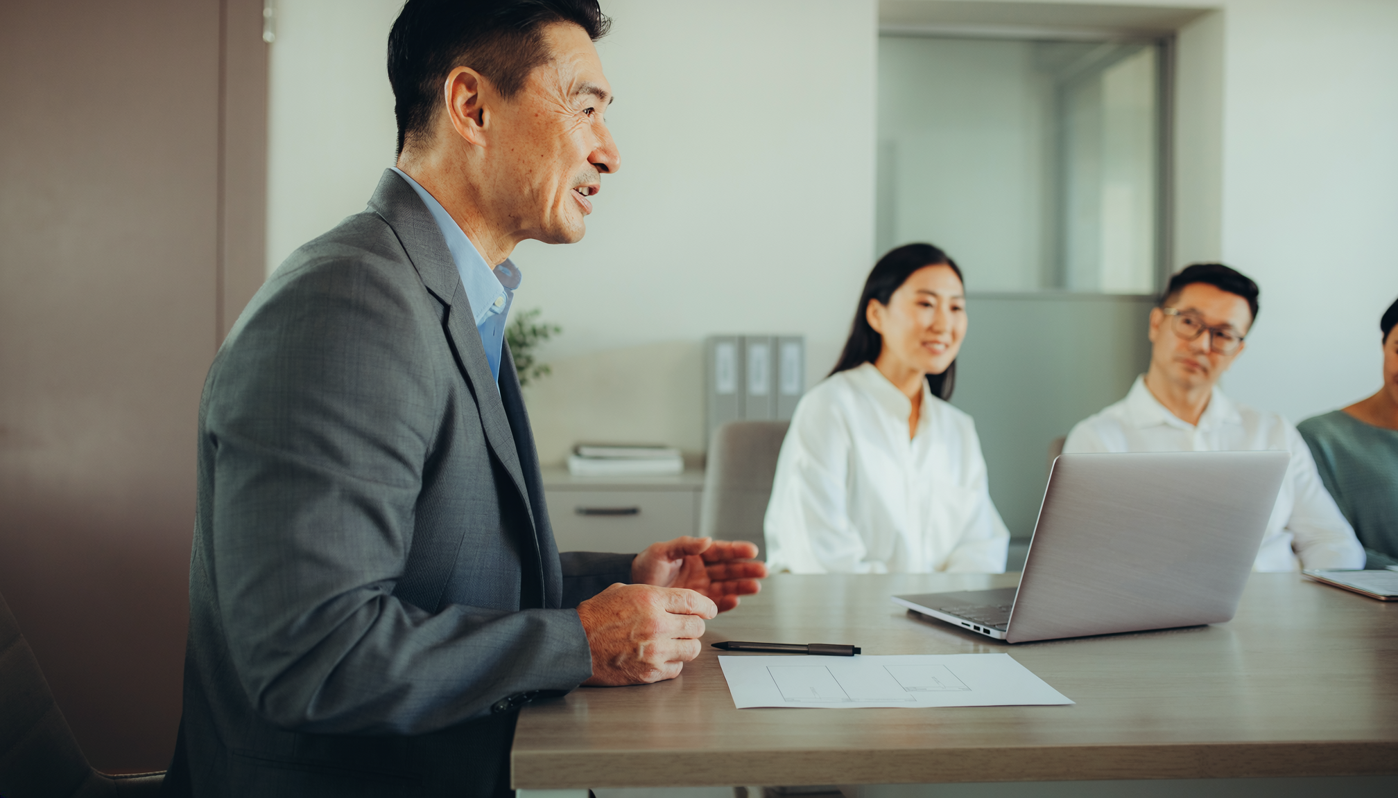 周囲の評価ではなく、伝えたい価値と目的へ視点を戻して話す場面