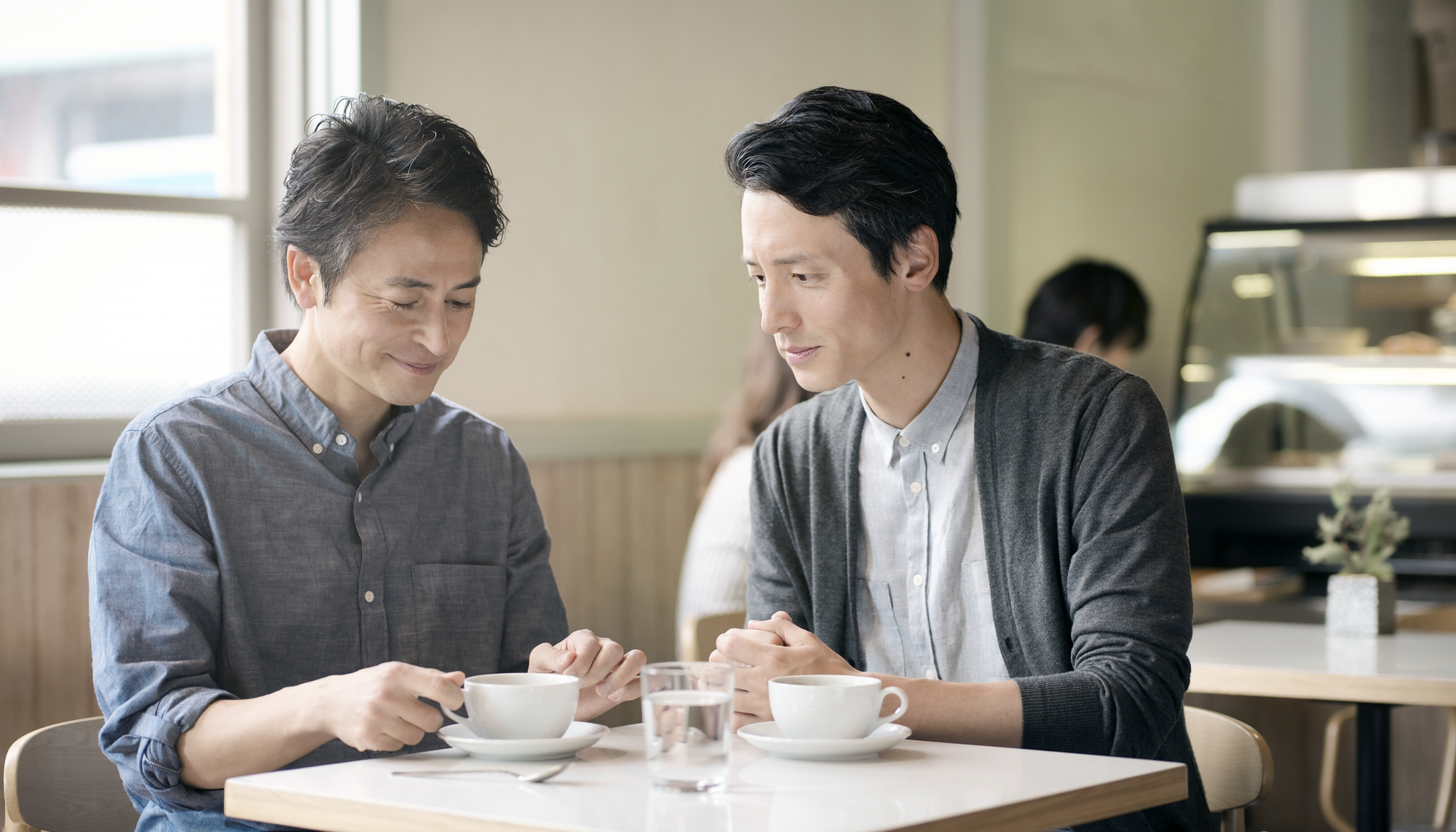 会話が止まったとき、沈黙の意味をすぐ決めつけず前後の状況を見る場面
